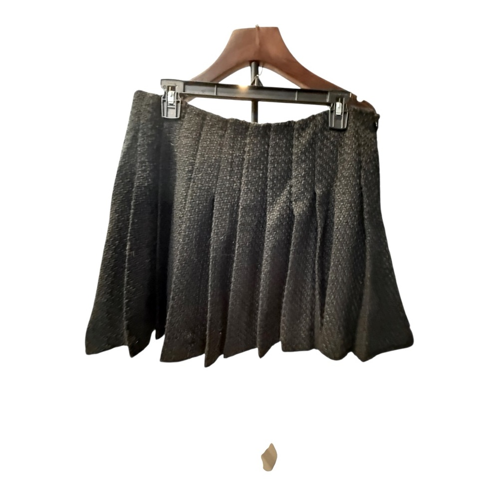 AQUA/Bloomingdales Elegant Black Pleated Tweed Style Skirt, Medium, Worn Once!